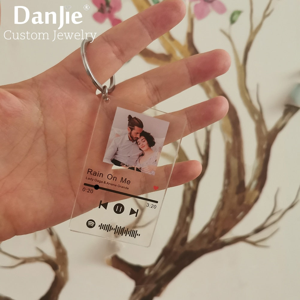 Cute keychain with personalized Photo and Music